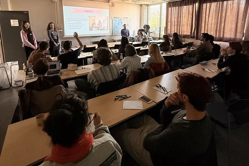 Workshop during an ERUA traveling seminar at the University Paris 8